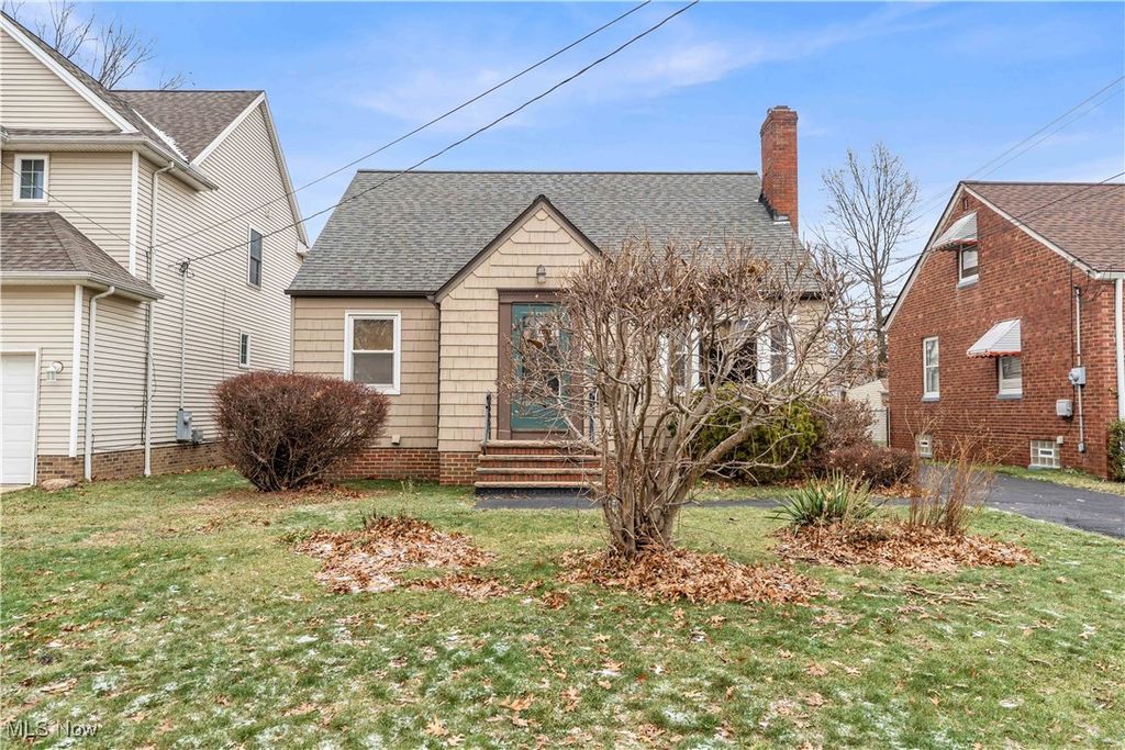 Photo of 25731 Farringdon Avenue, Euclid, OH 44132 (MLS # 5177430)