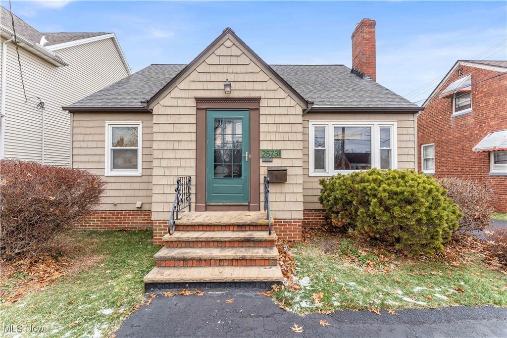 Photo of 25731 Farringdon Avenue, Euclid, OH 44132 (MLS # 5177430)