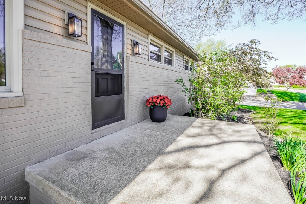1004 Lynbrook Street, North Canton, Ohio image 32