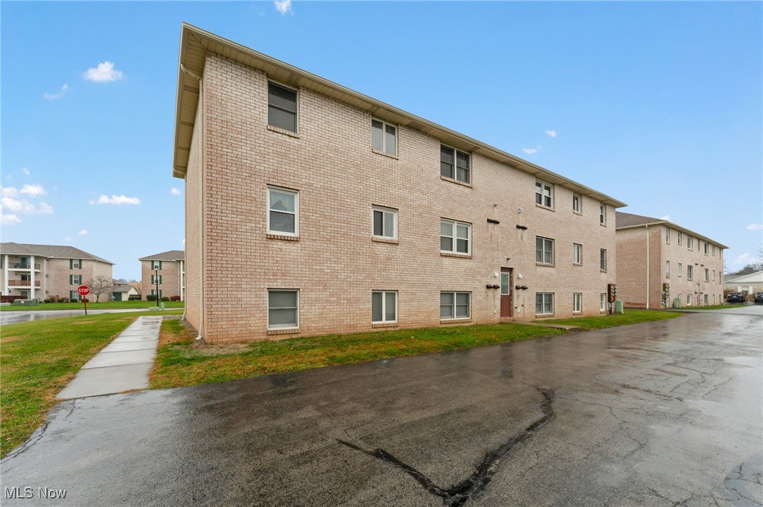 Presidential Square Condo - Residential