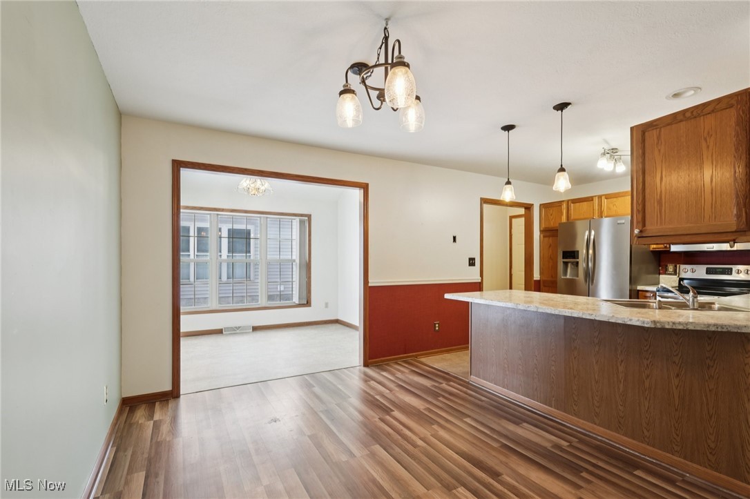 Roberto Place Condo - Residential