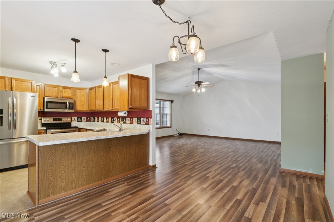 Roberto Place Condo - Residential