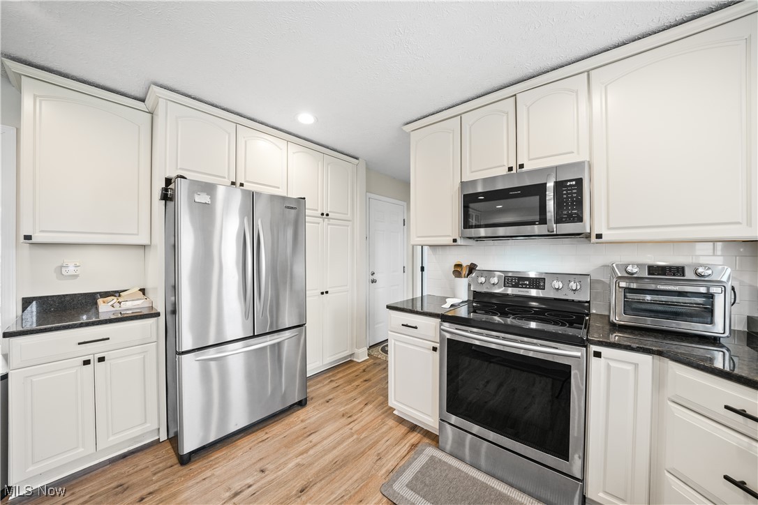 869 Silverberry Lane, Hudson, Ohio image 11
