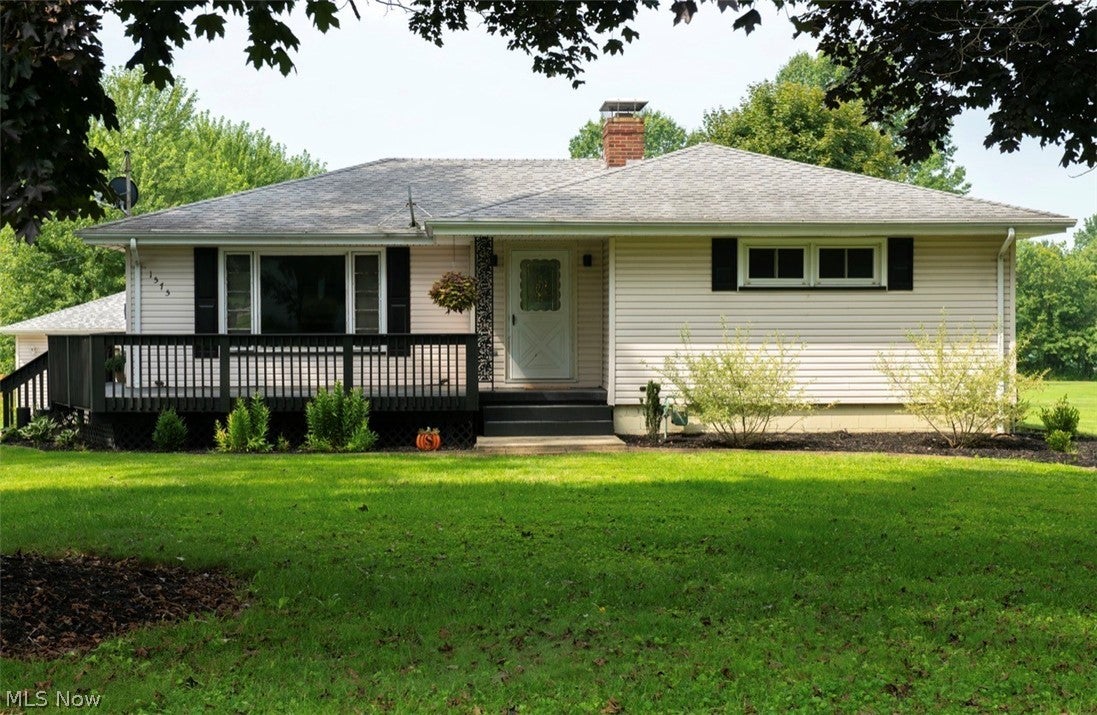 1575 Niles Cortland Road NE