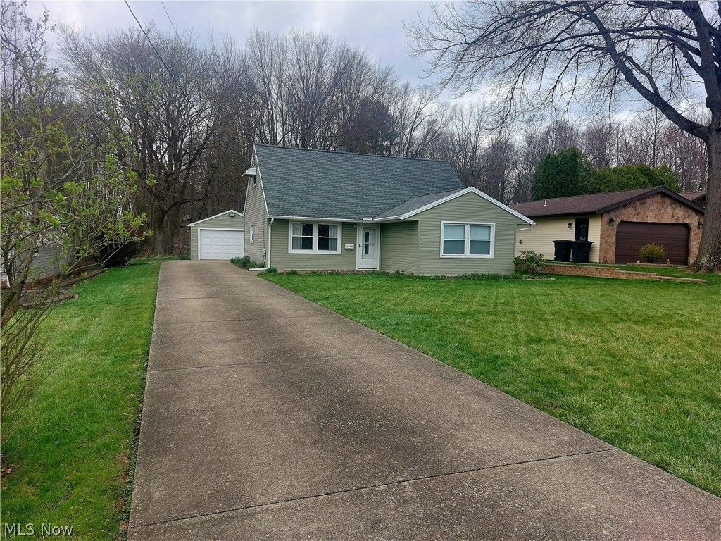 Photo of 2215 Clyde Street, Poland, OH 44514 (MLS # 5197341)