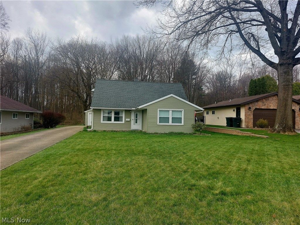 Photo of 2215 Clyde Street, Poland, OH 44514 (MLS # 5197341)