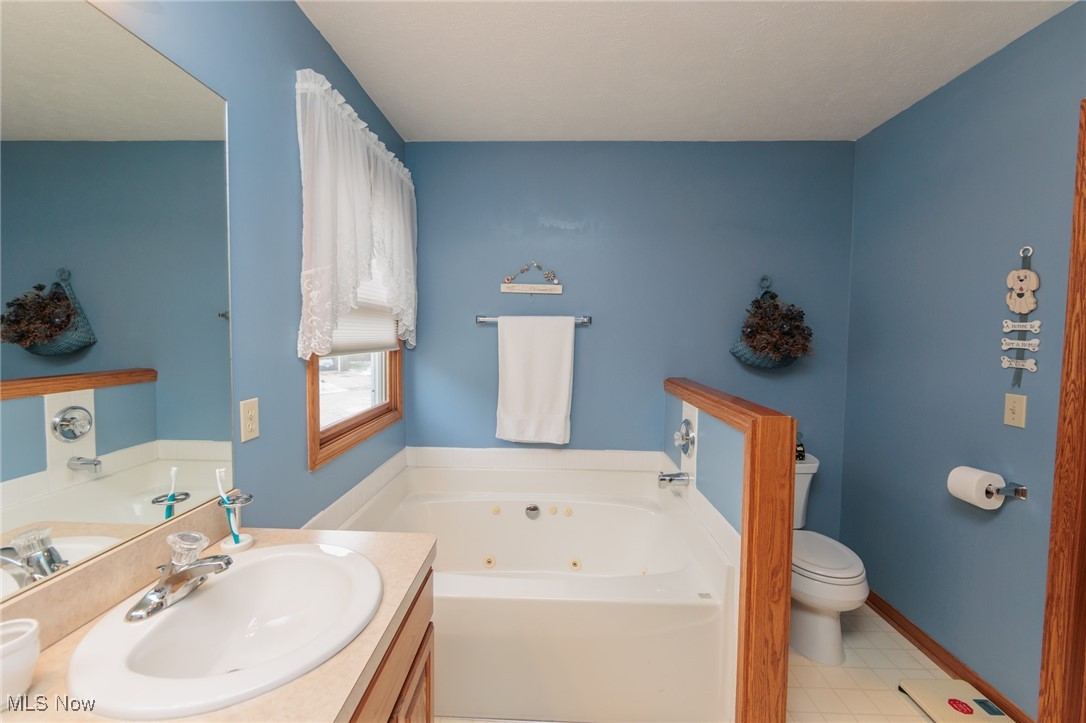 1430 Loriann Drive, Berea, Ohio image 23