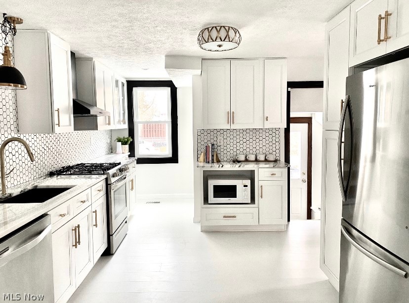 Lyndhurst Manor Sub/A B Hare C - Residential