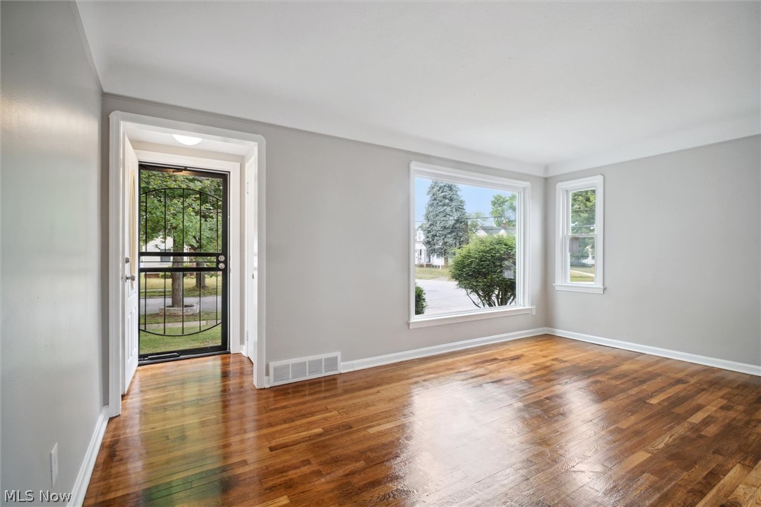Maple Heights 01 - Residential Lease