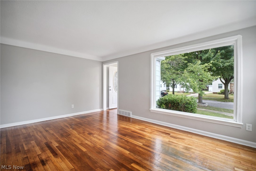 Maple Heights 01 - Residential Lease