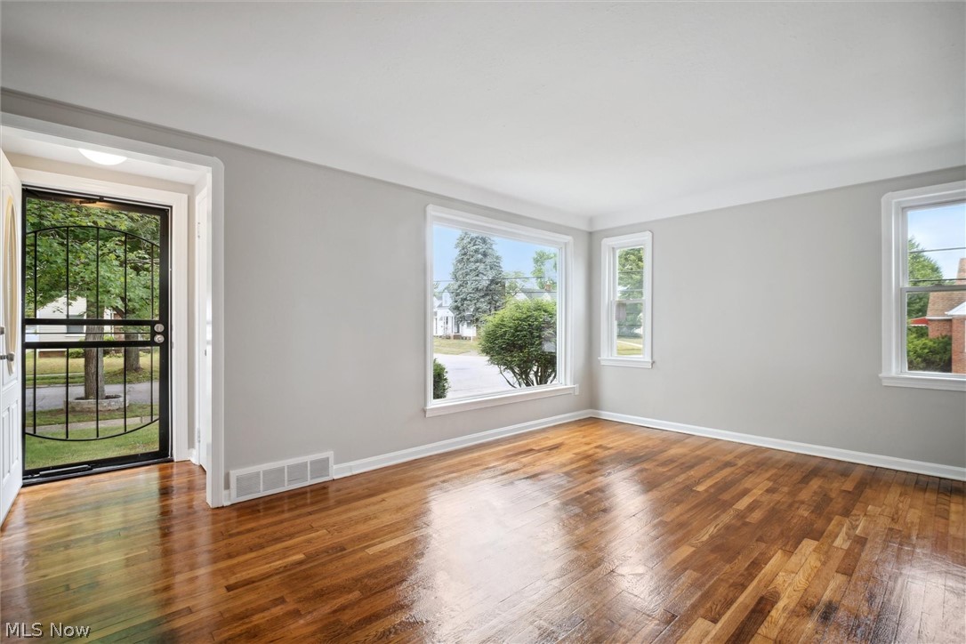 Maple Heights 01 - Residential Lease