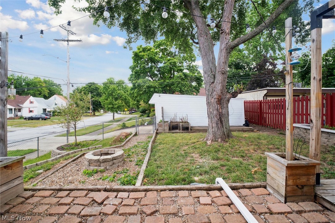 Maple Heights 01 - Residential Lease