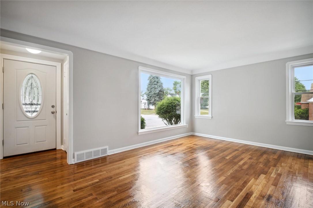 Maple Heights 01 - Residential Lease