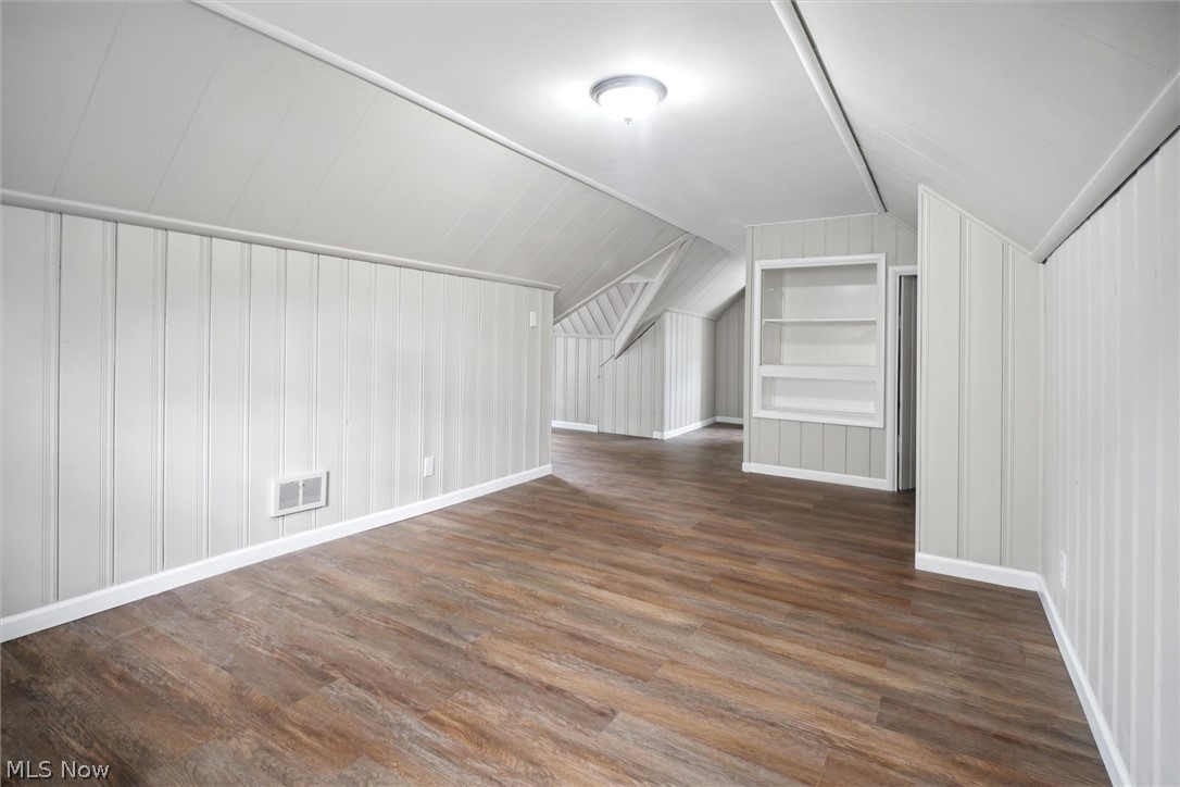 Maple Heights 01 - Residential Lease