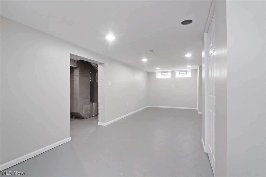 Maple Heights 01 - Residential Lease