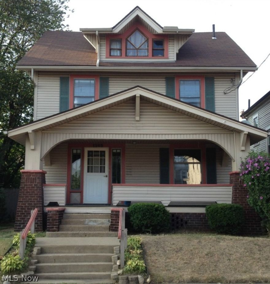 4 bedroom home for RENT! Beautiful hardwoods through home. Bathroom & kitchen have ceramic tile. Offers a formal dining room. Call today for your showing!