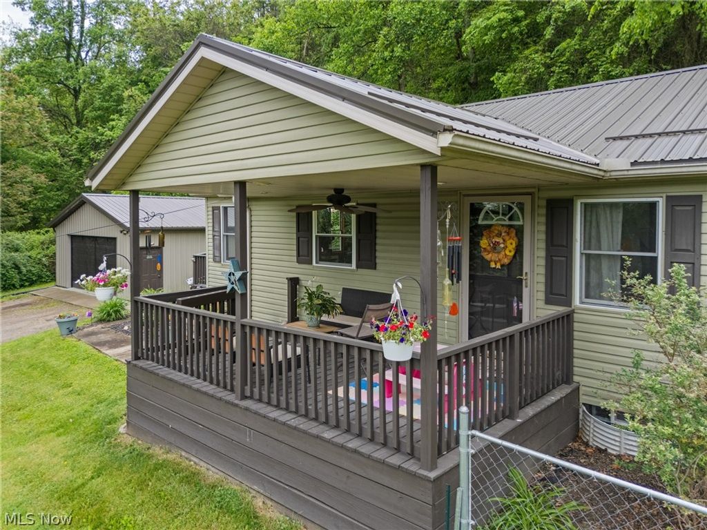 Photo of 6942 Mount Pleasant Road NE, Zoarville, OH 44656 (MLS # 5210996)