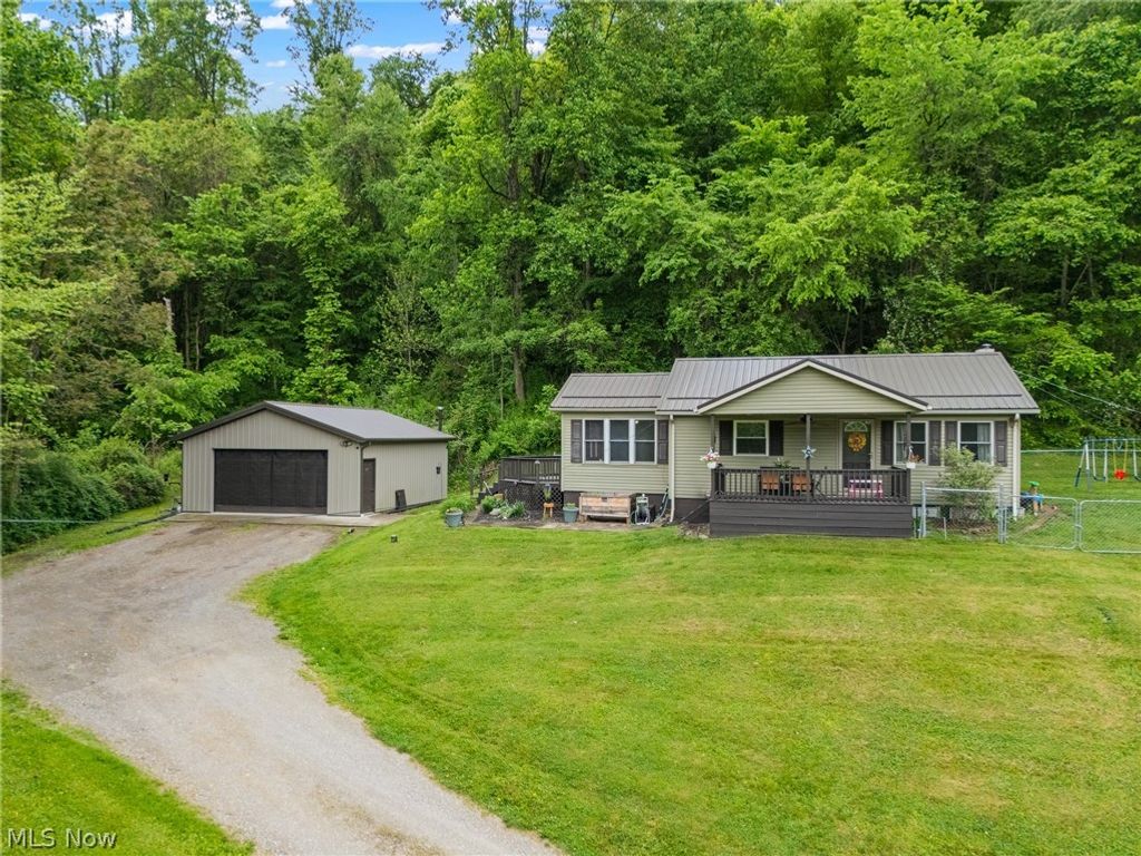 Photo of 6942 Mount Pleasant Road NE, Zoarville, OH 44656 (MLS # 5210996)