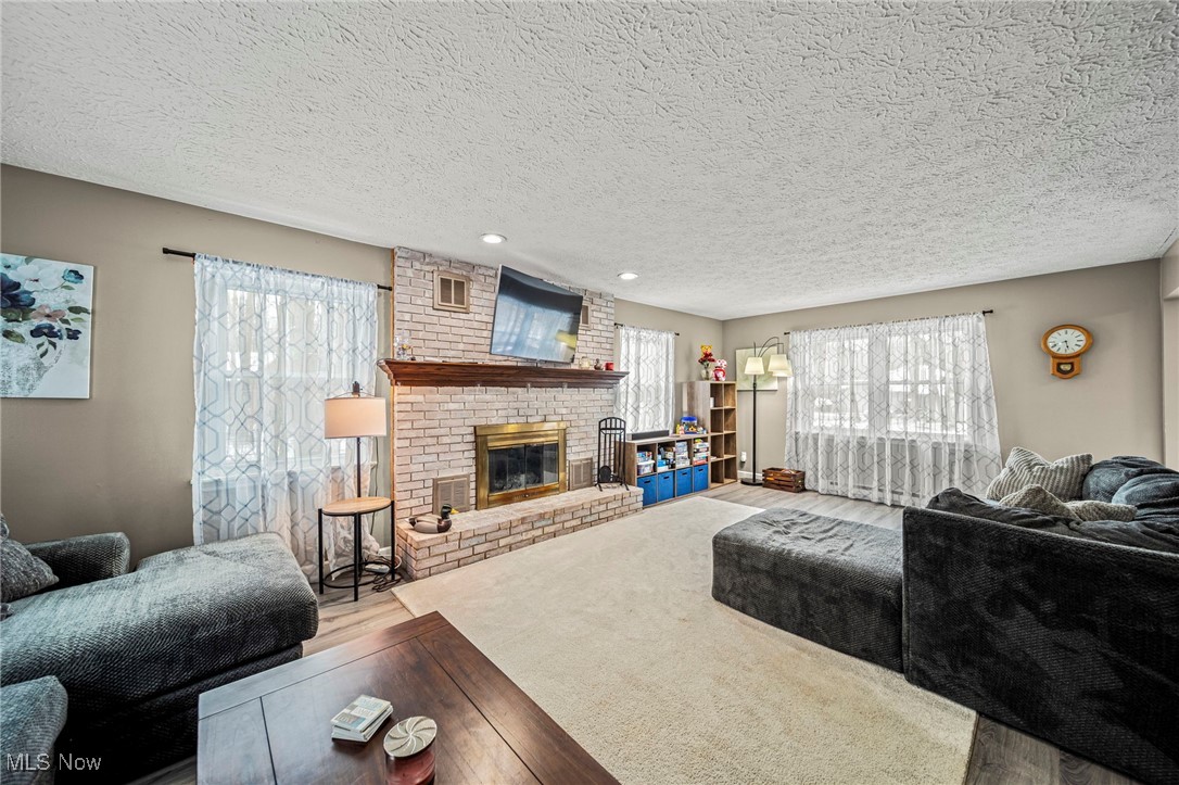 Roaming Shores, Ohio 44084, United States, 4 Bedrooms Bedrooms, ,2 BathroomsBathrooms,Residential,Active,96362