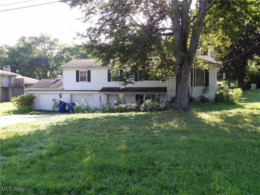 3 Bedroom 2 bath home on .45 acre lot.Formal dining room. Great location near shopping, Kent State. 2 car attached garage and much more. Need 24 hr notice for showings.
