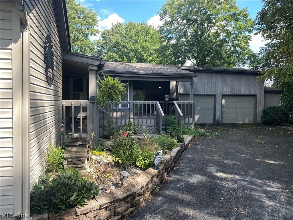 3255 Meadowlark Lane