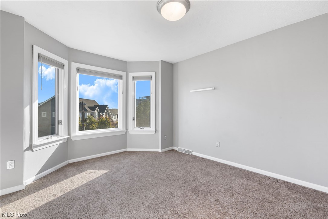 TREMONT - Residential Income