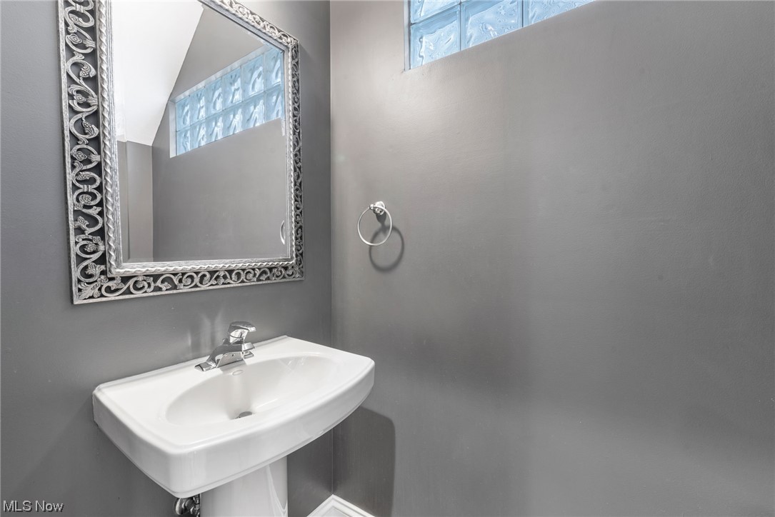 TREMONT - Residential Income