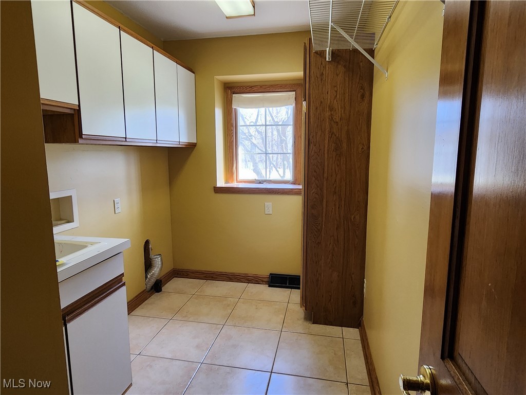 680 Saddlebrook Drive, Youngstown, Ohio image 5