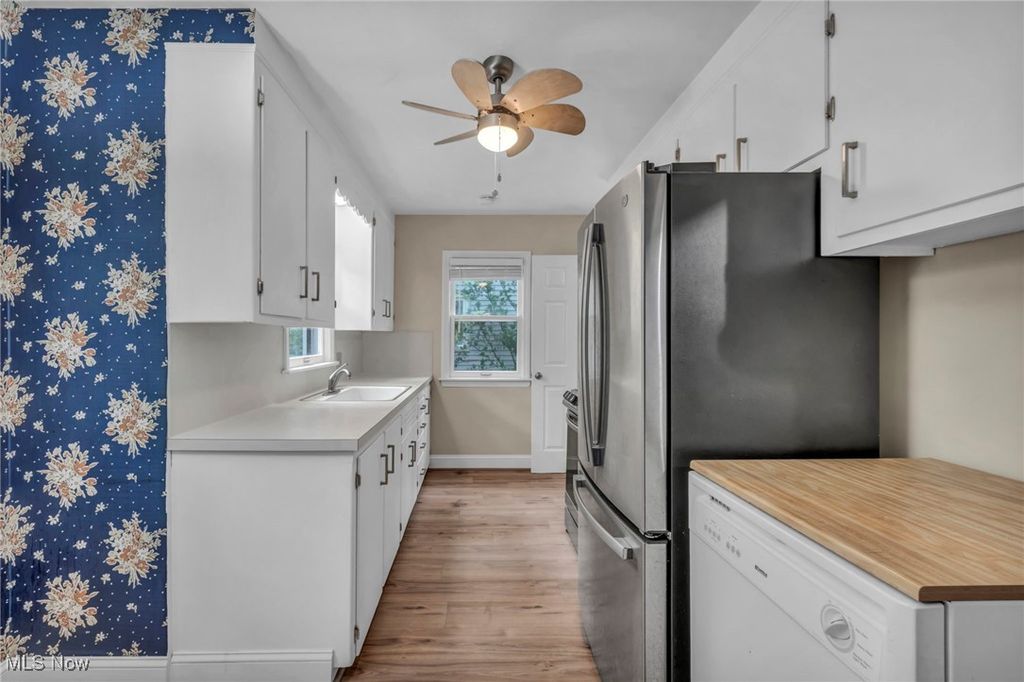 Photo of 242 N Hawkins Avenue, Akron, OH 44313 (MLS # 5182855)