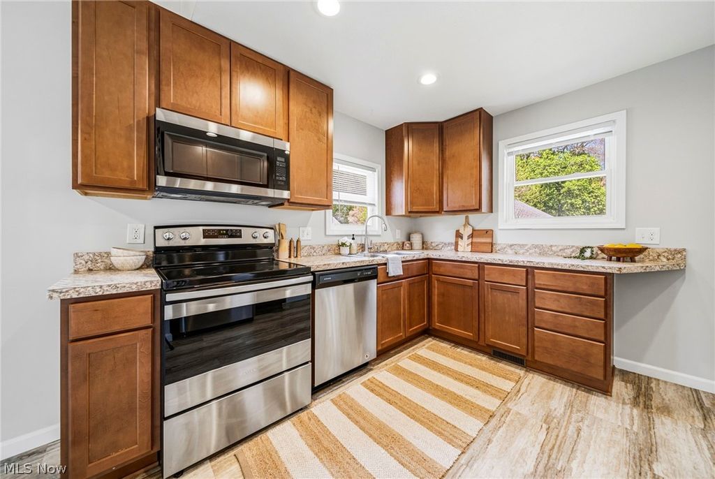 Photo of 409 W Grant Street, Kent, OH 44240 (MLS # 5203358)