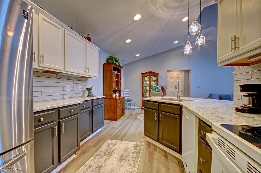 Pebble Chase Condos - Residential