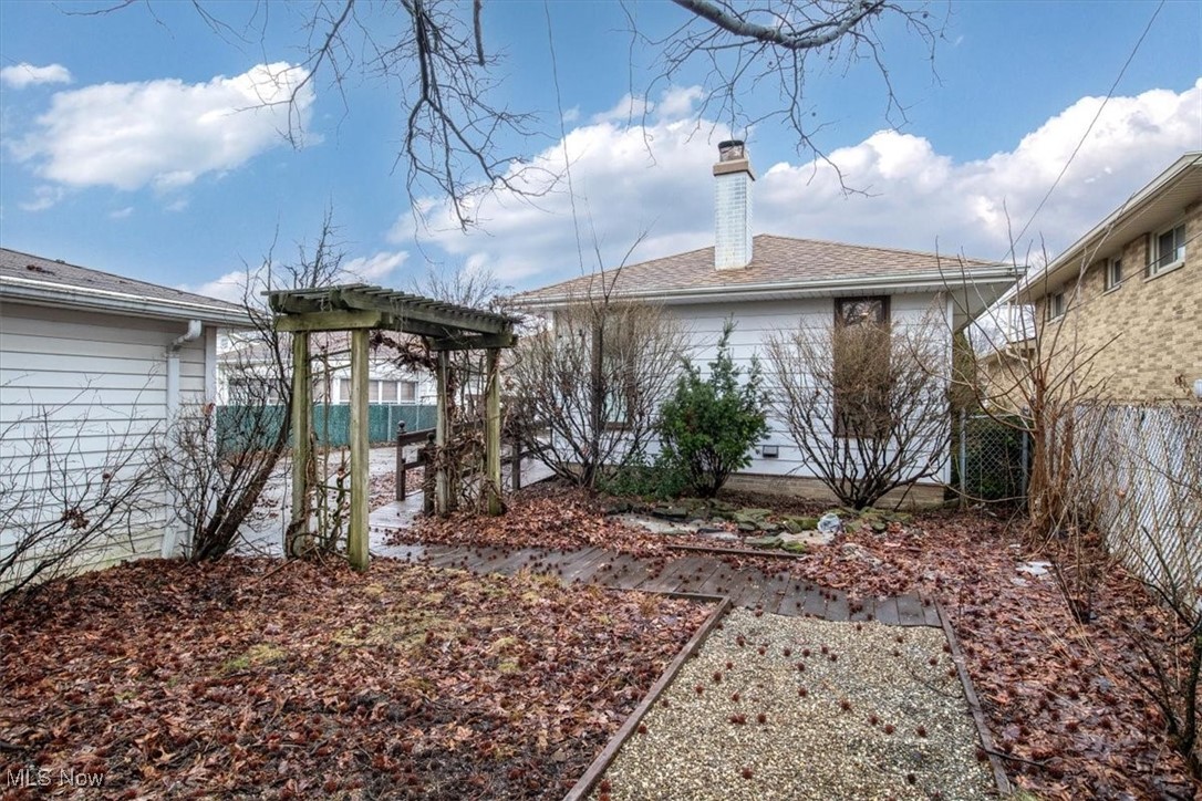 15813 Dunbury Drive, Maple Heights, Ohio image 31