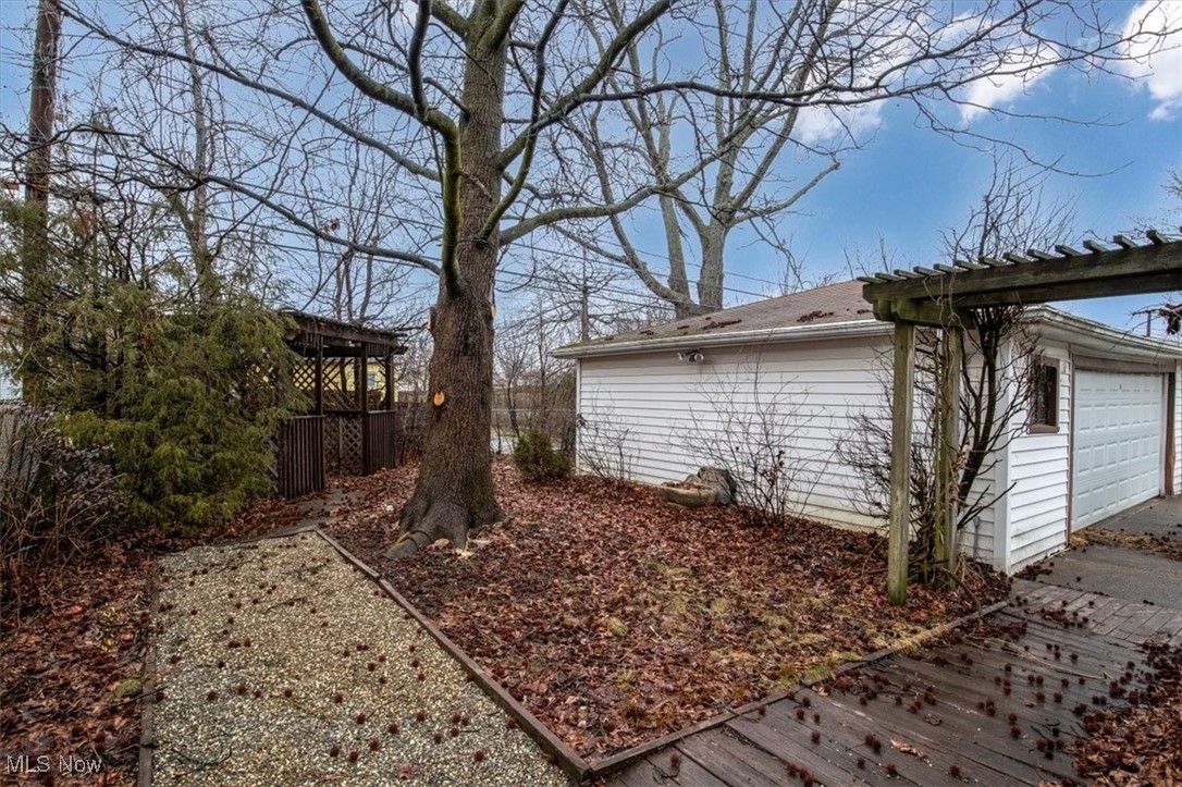15813 Dunbury Drive, Maple Heights, Ohio image 32