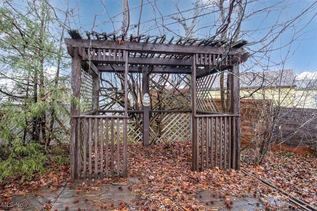 15813 Dunbury Drive, Maple Heights, Ohio image 30