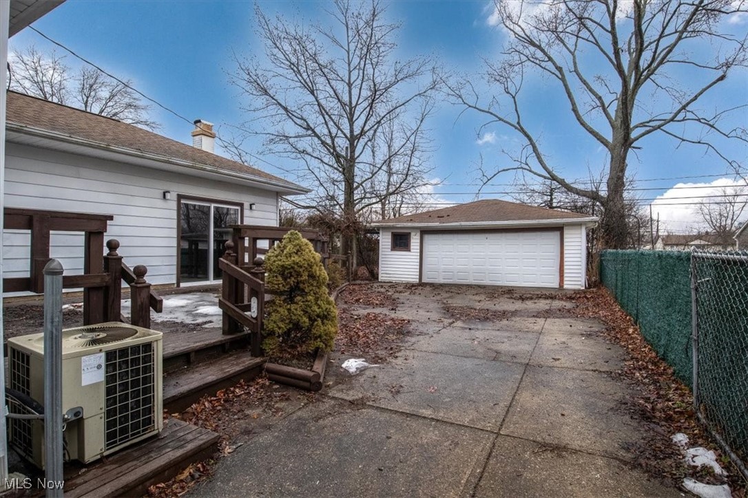 15813 Dunbury Drive, Maple Heights, Ohio image 29