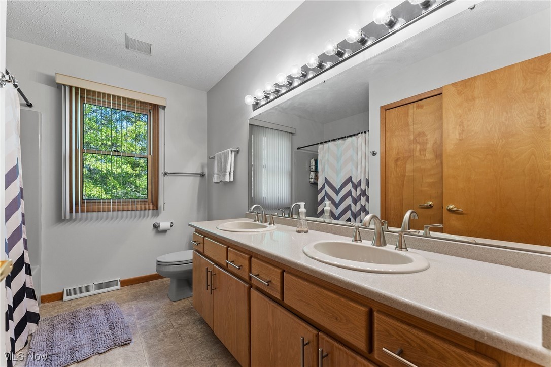 29924 Tamarack Trail, Westlake, Ohio image 33