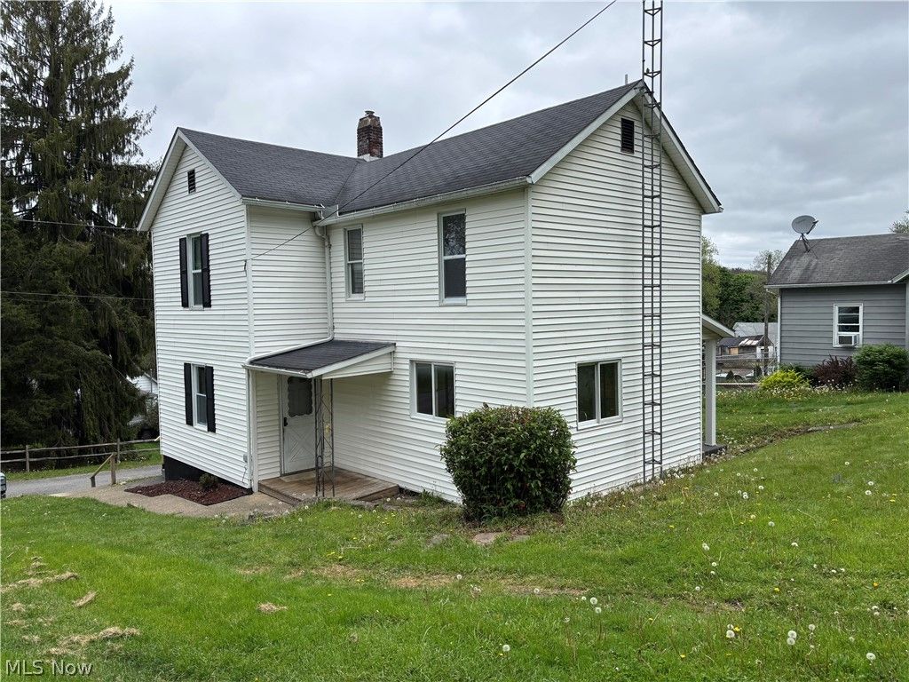 Photo of 76 Lincoln Street, Salineville, OH 43945 (MLS # 5206691)
