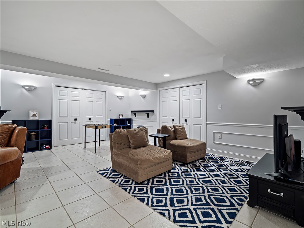 Red Tail - Residential