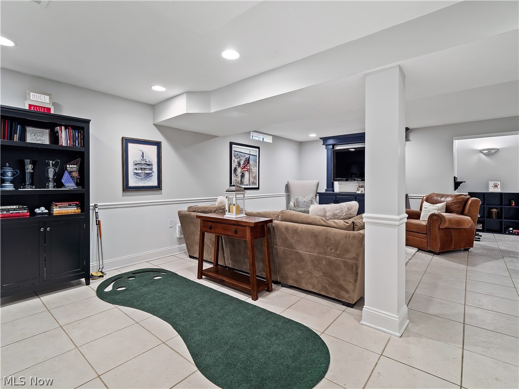 Red Tail - Residential