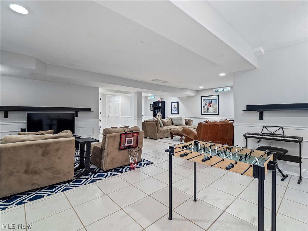 Red Tail - Residential