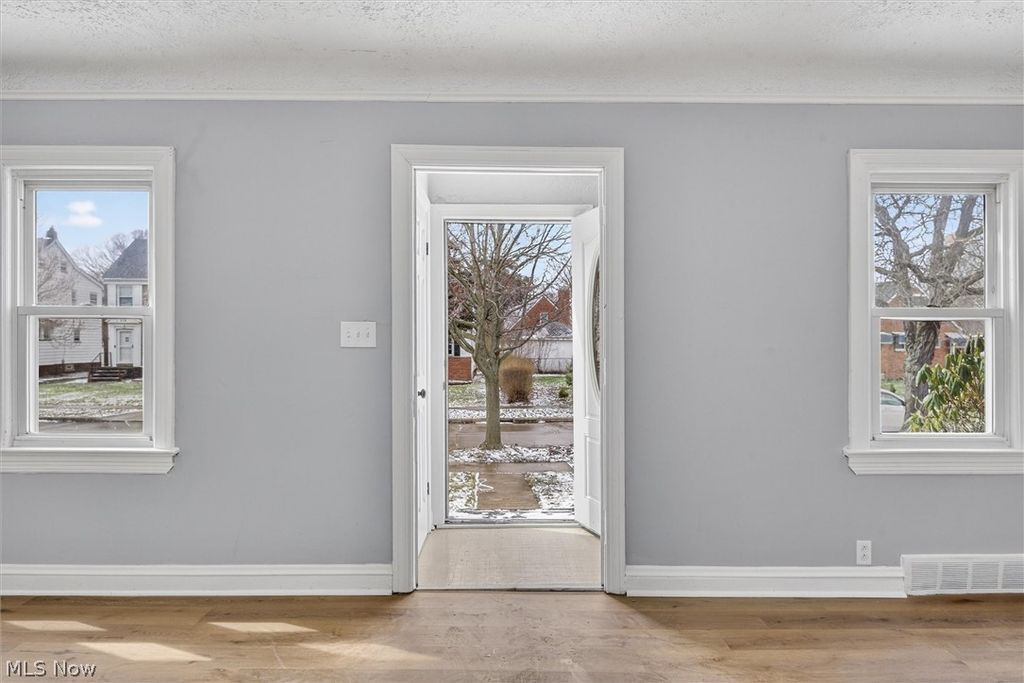 Photo of 231 E 210th Street, Euclid, OH 44123 (MLS # 5194987)