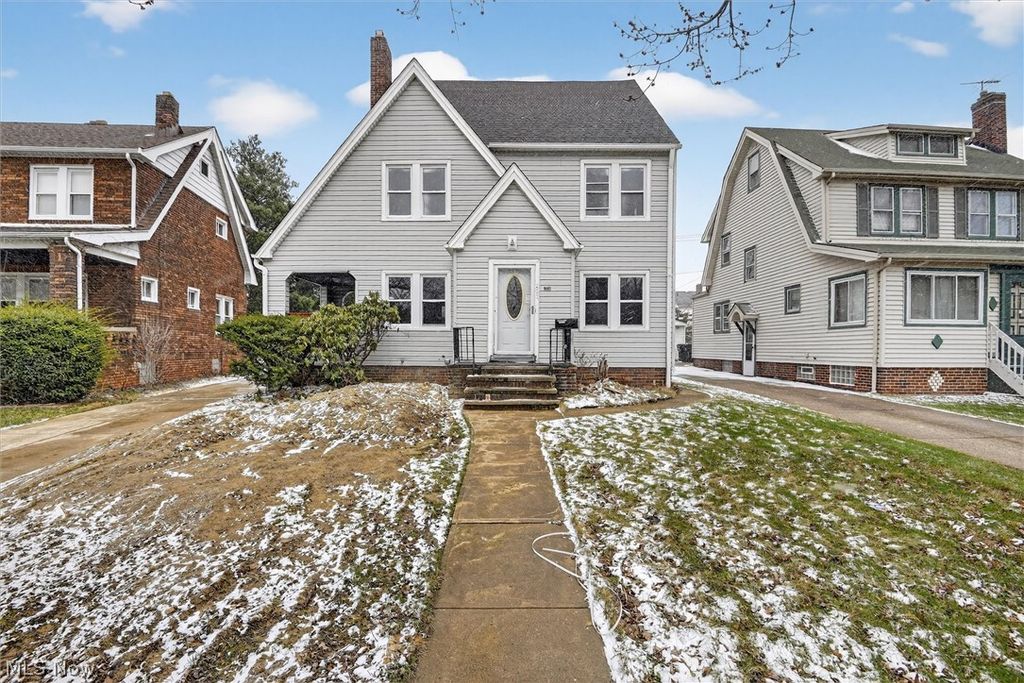 Photo of 231 E 210th Street, Euclid, OH 44123 (MLS # 5194987)