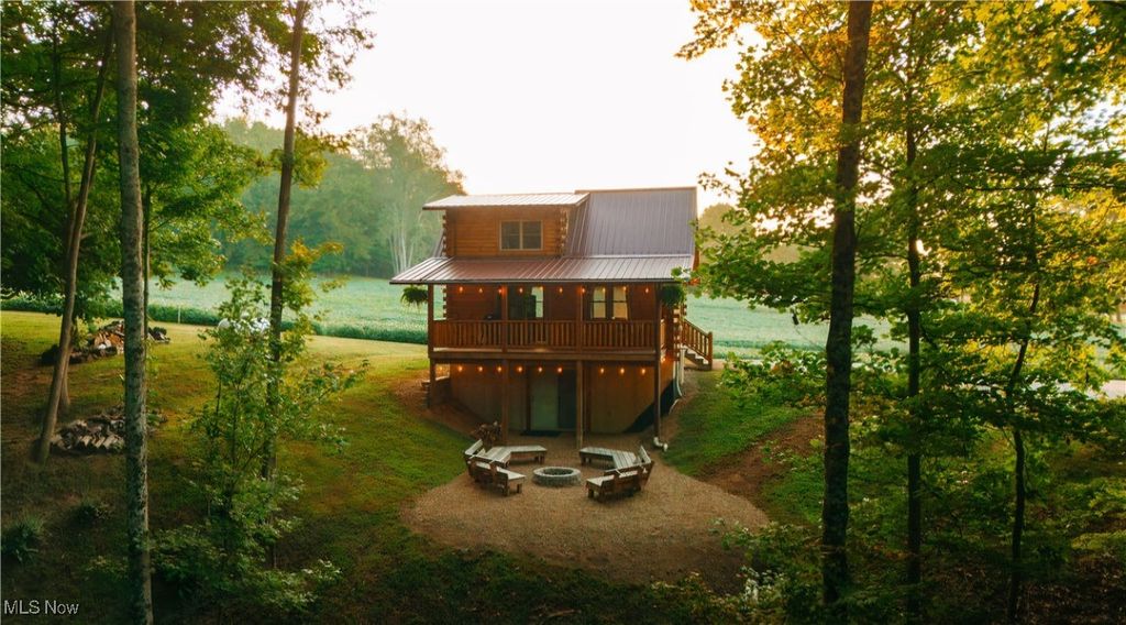 Photo of 11077 County Road 320, Millersburg, OH 44654 (MLS # 5165967)