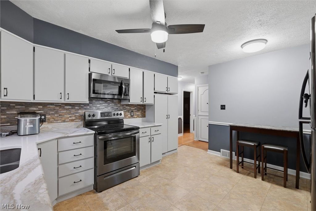 Photo of 765 Ewing Road, Youngstown, OH 44512 (MLS # 5211050)