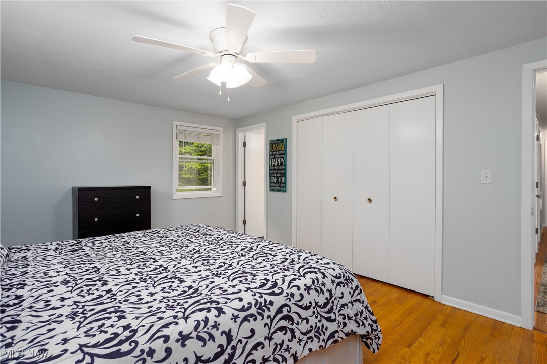 8208 Valley Lane, Parma, Ohio image 23
