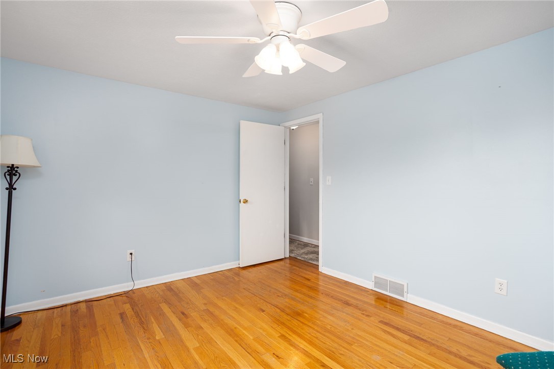 8208 Valley Lane, Parma, Ohio image 32