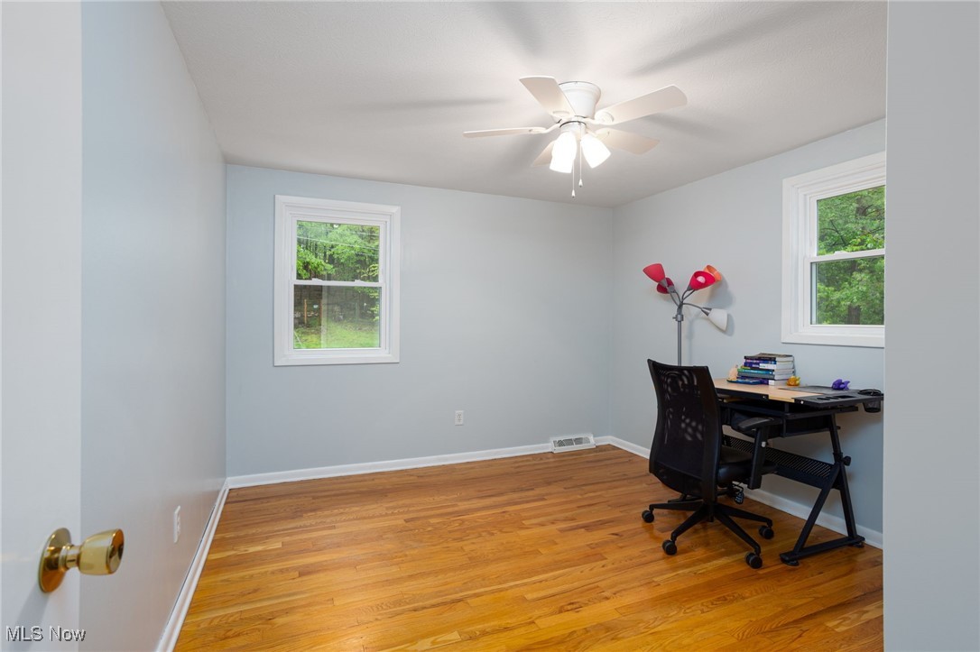 8208 Valley Lane, Parma, Ohio image 28