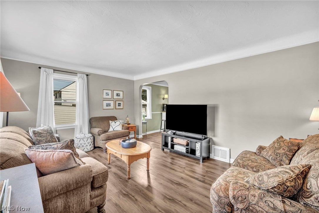 3945 W 210th Street