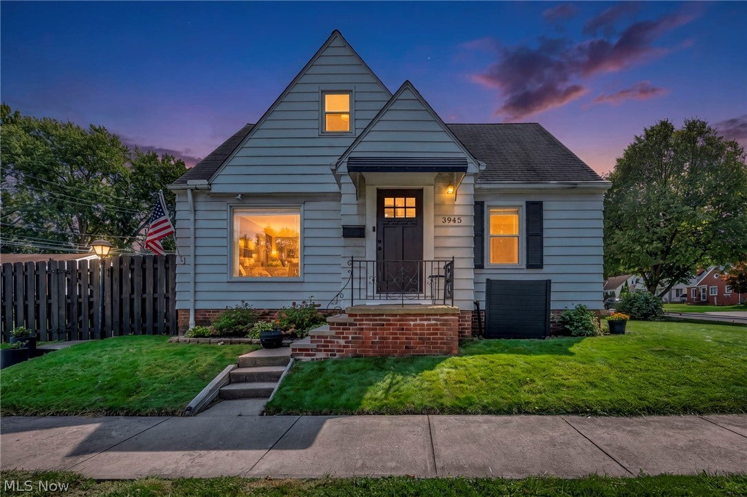 3945 W 210th Street
