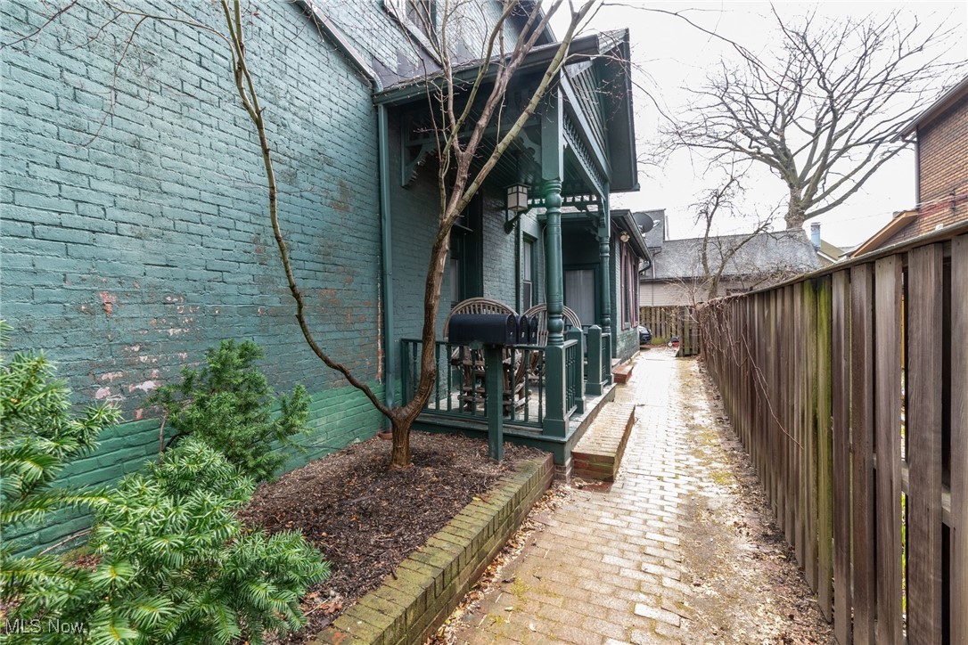 Cleveland, Ohio 44113, United States, 2 Bedrooms Bedrooms, ,1 BathroomBathrooms,Residential,Active,144199